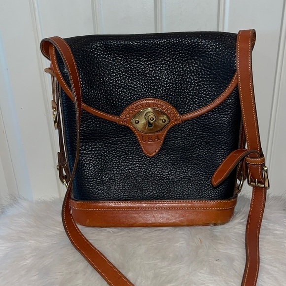 VINTAGE classic black pebbled leather Dooney Bourke Calvary spectator bag large - Picture 1 of 17
